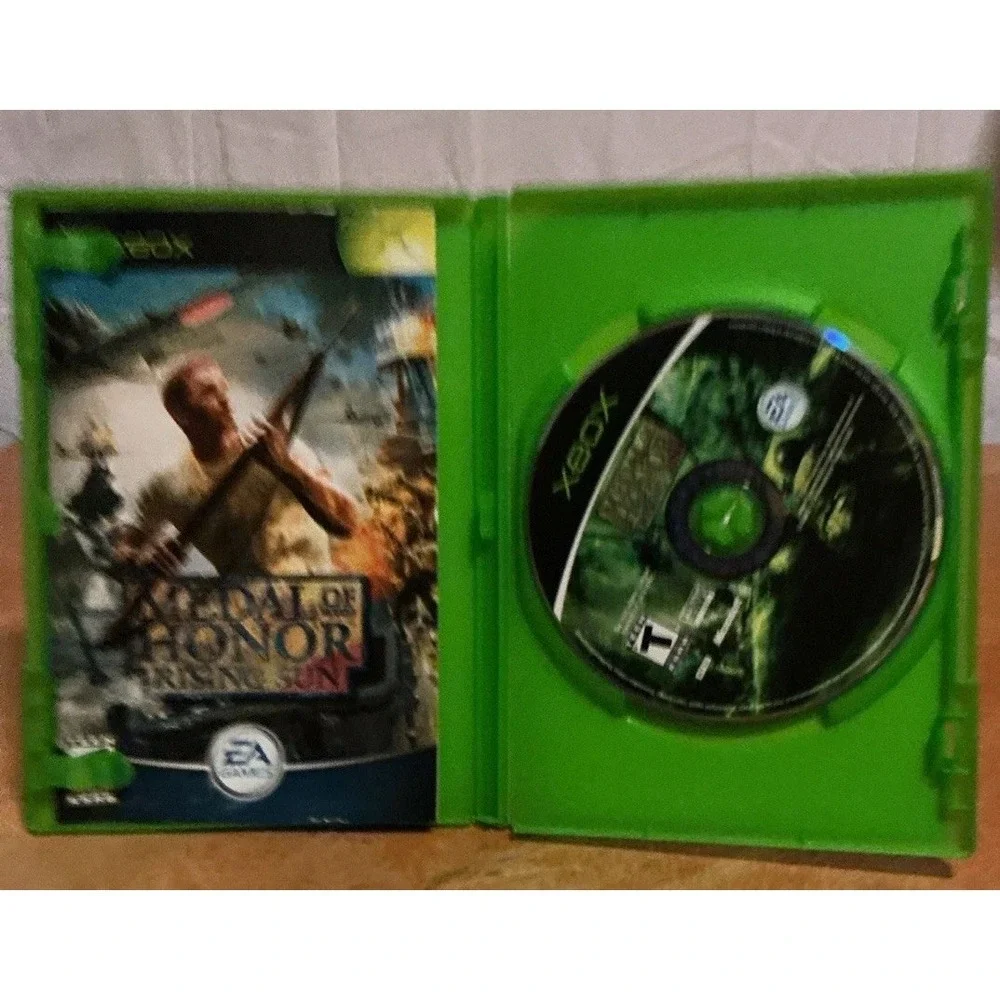 Medal of Honor: Rising Sun Xbox (2003) CIB w/ Case Manual, Disc Scratched,